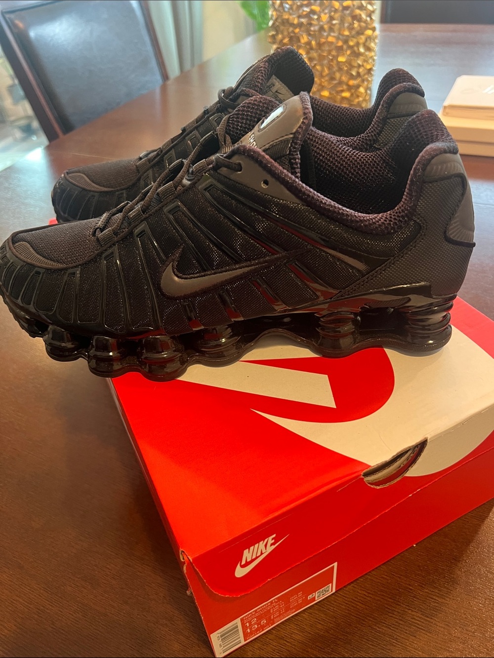 Nike Men’s Black Shox TL Athletic Sneakers - Picture 5 of 6
